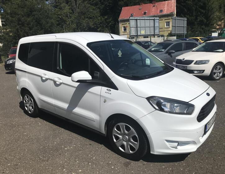 Ford Tourneo Courier 5