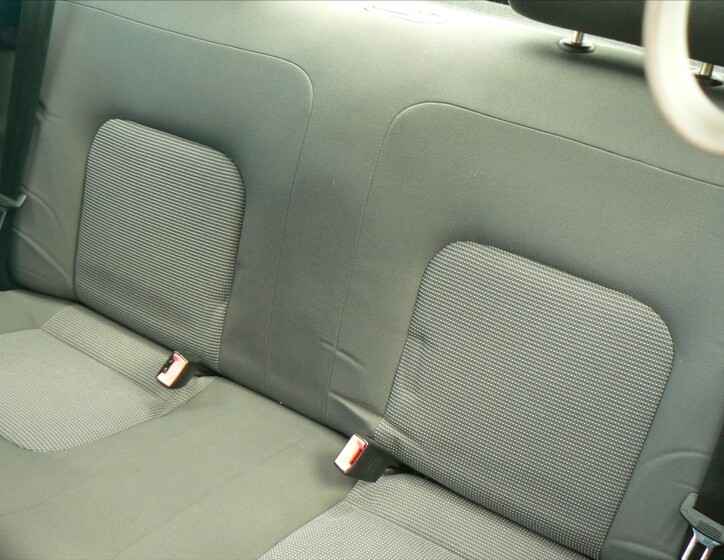 Volkswagen New Beetle 16