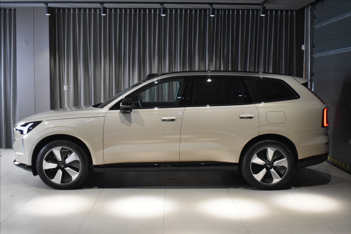 Volvo EX90