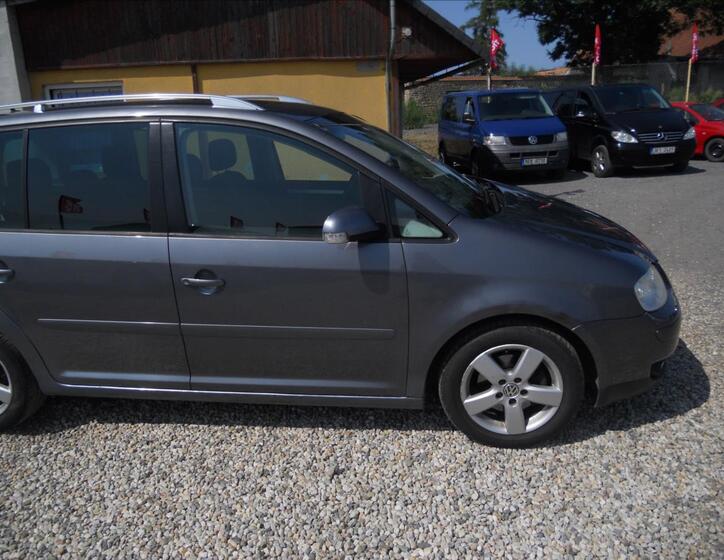 Volkswagen Touran 4