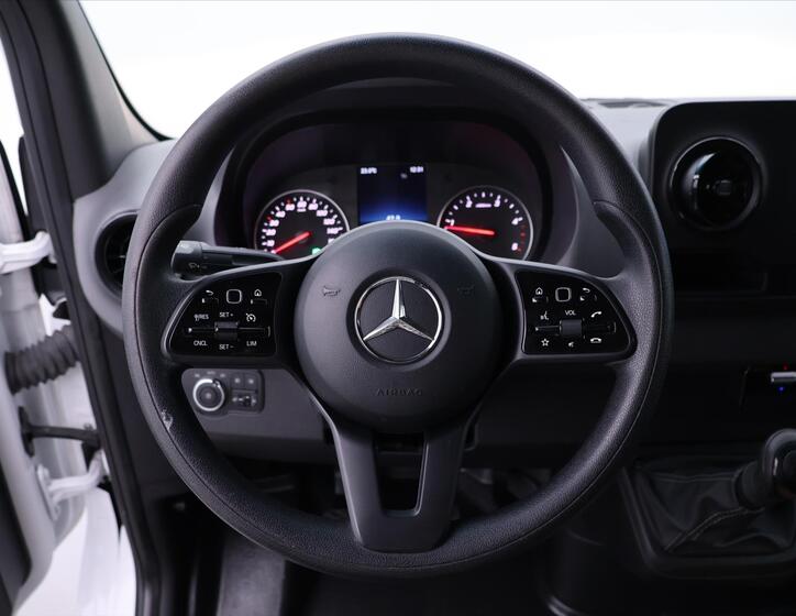 Mercedes-Benz Sprinter 17