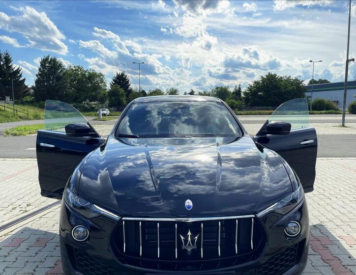 Maserati Levante 6