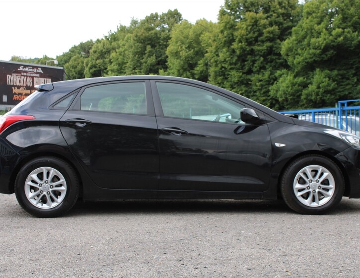Hyundai i30 4