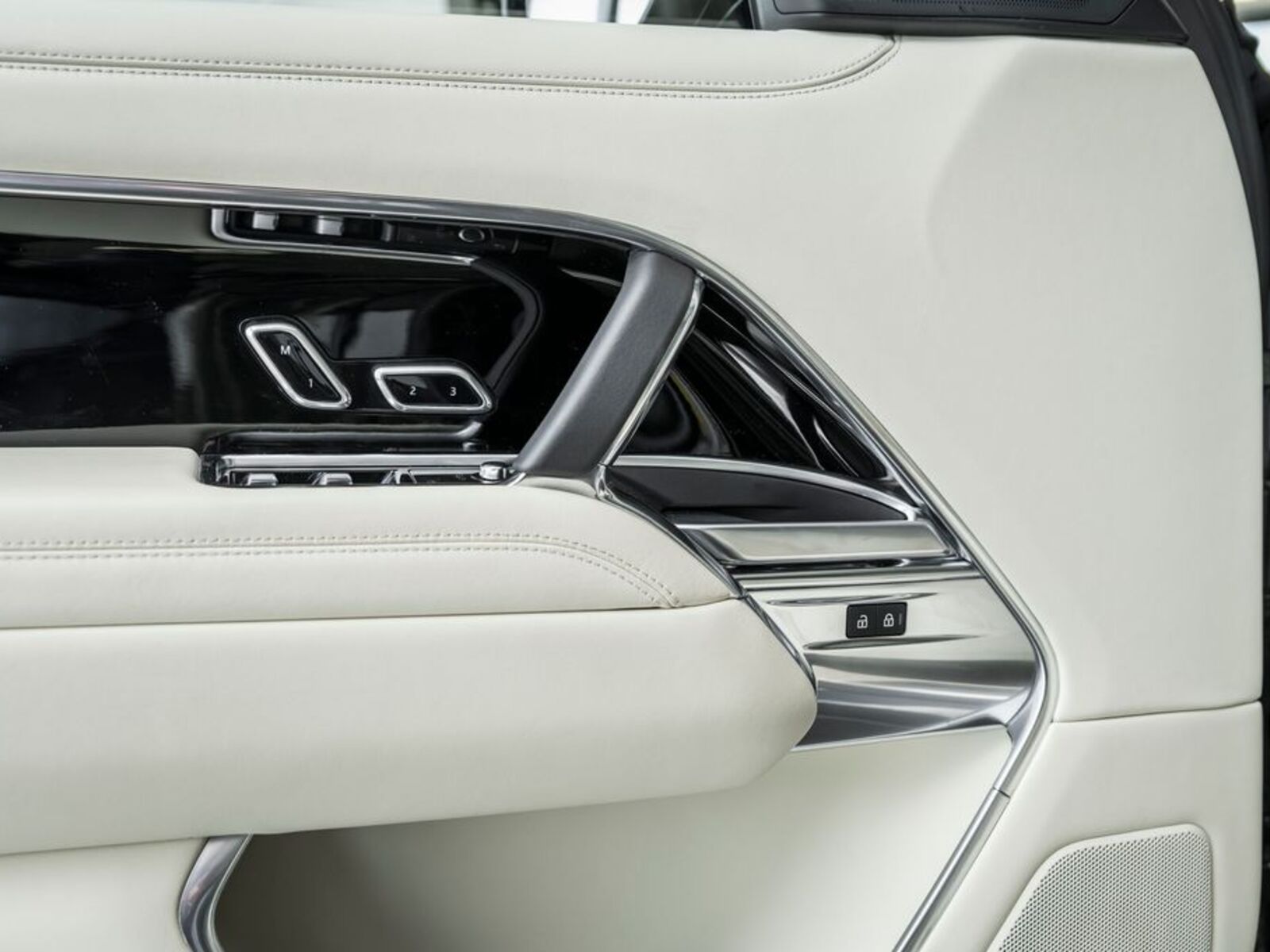 Land Rover Range Rover 16