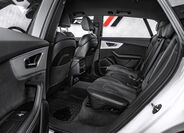 Audi SQ8 15
