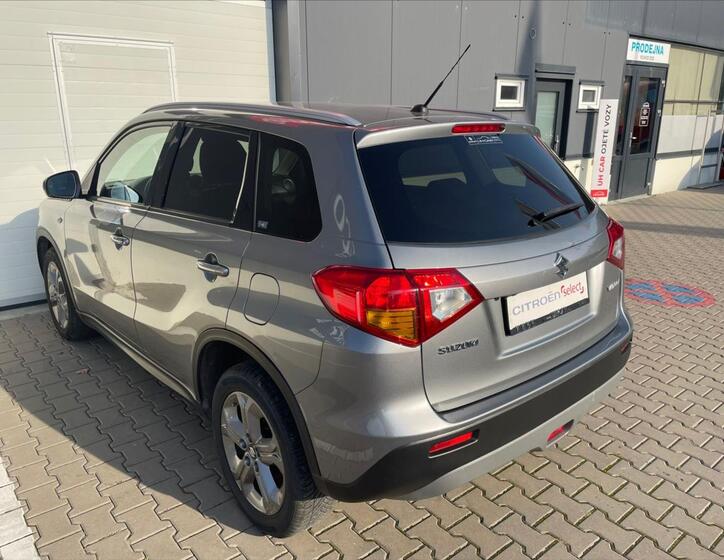 Suzuki Vitara 6