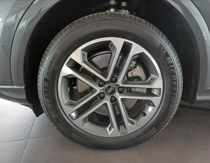 Audi Q5 8