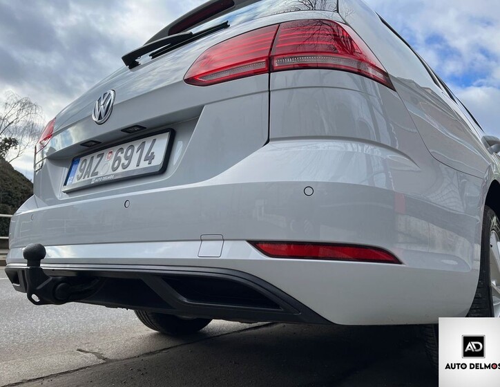 Volkswagen Golf 10
