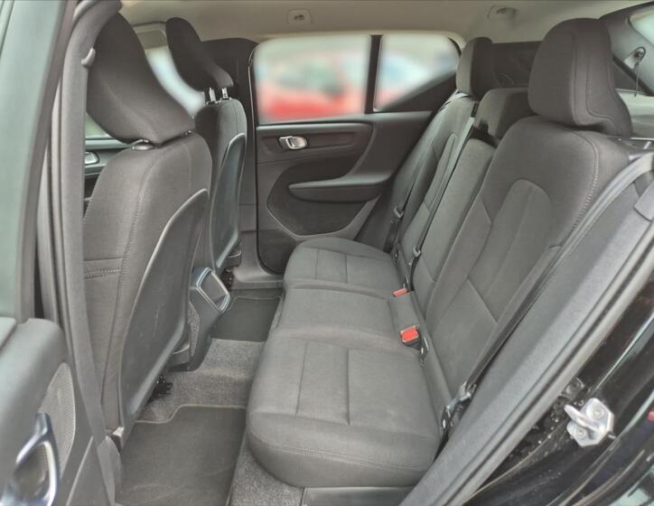 Volvo XC40 10