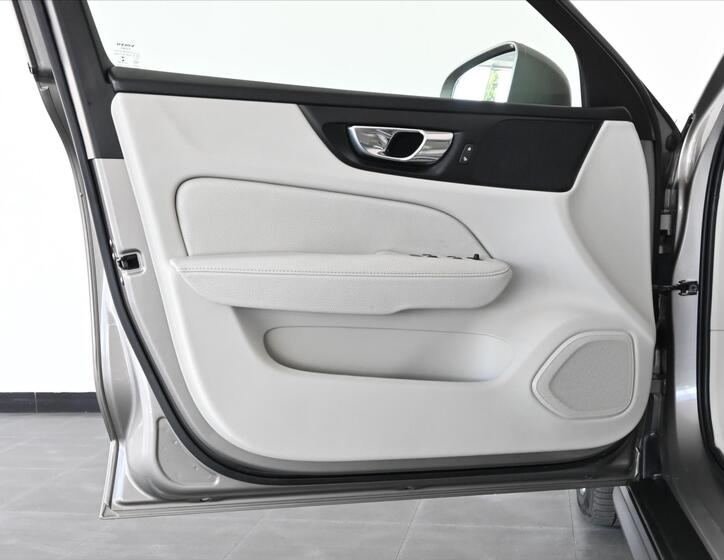 Volvo V60 25