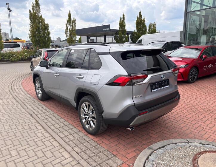 Toyota RAV4 8