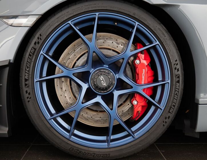 Porsche Cayman 23