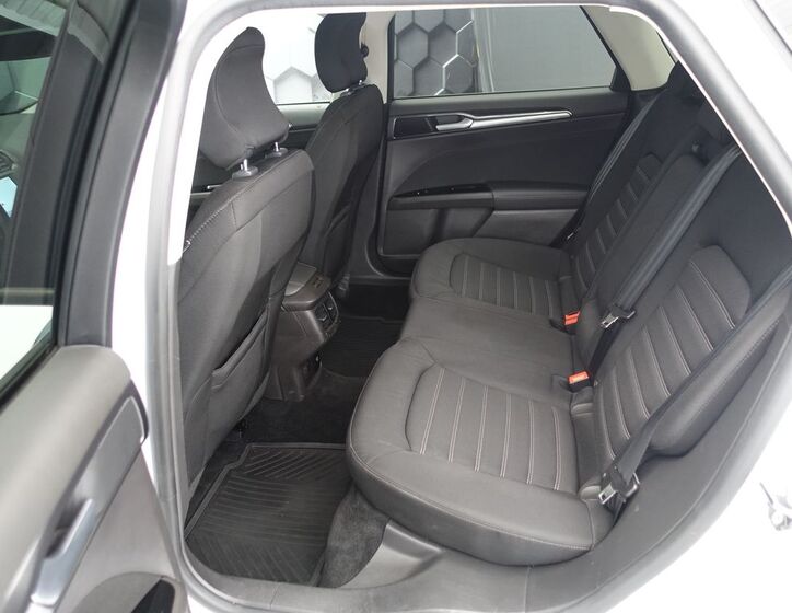 Ford Mondeo 32