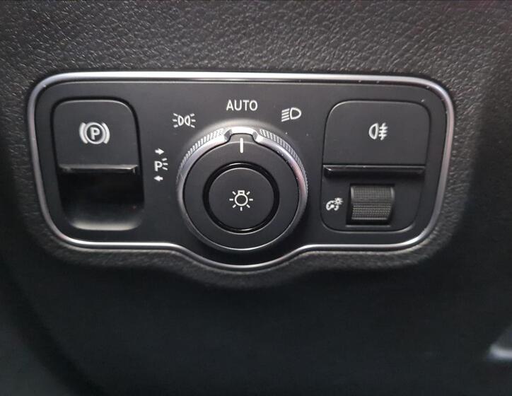 Mercedes-Benz GLB 11
