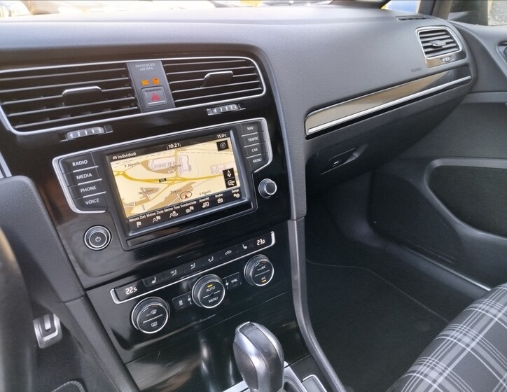 Volkswagen Golf 22