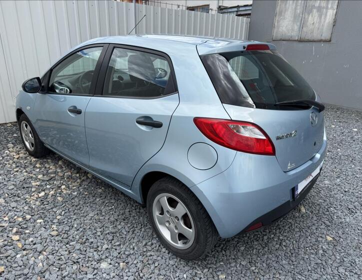 Mazda 2 10