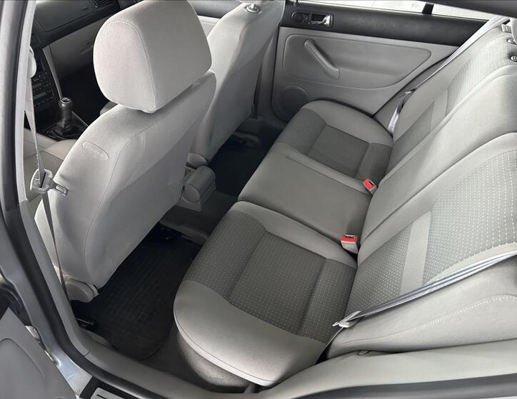 Volkswagen Golf 17
