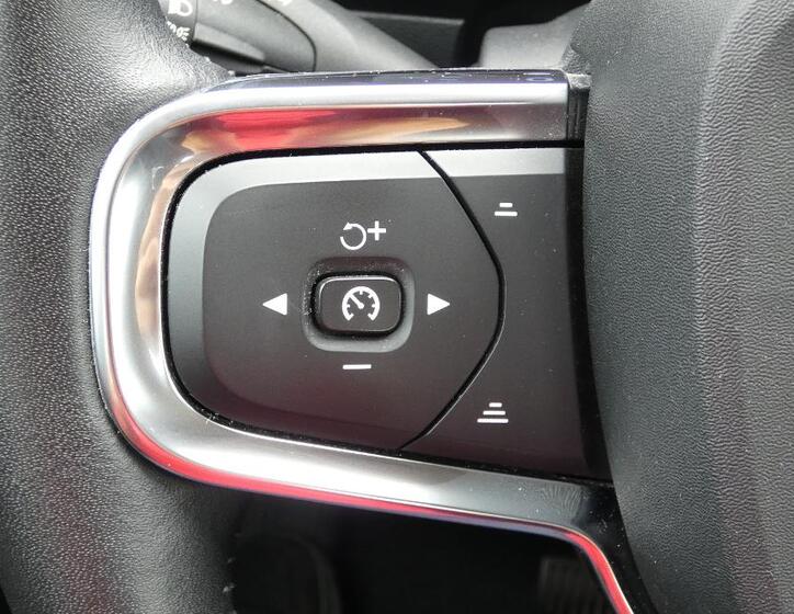 Volvo XC40 11