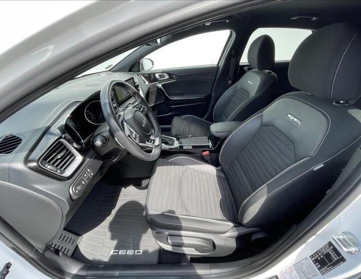 KIA ProCeed 4