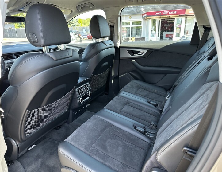 Audi Q7 16
