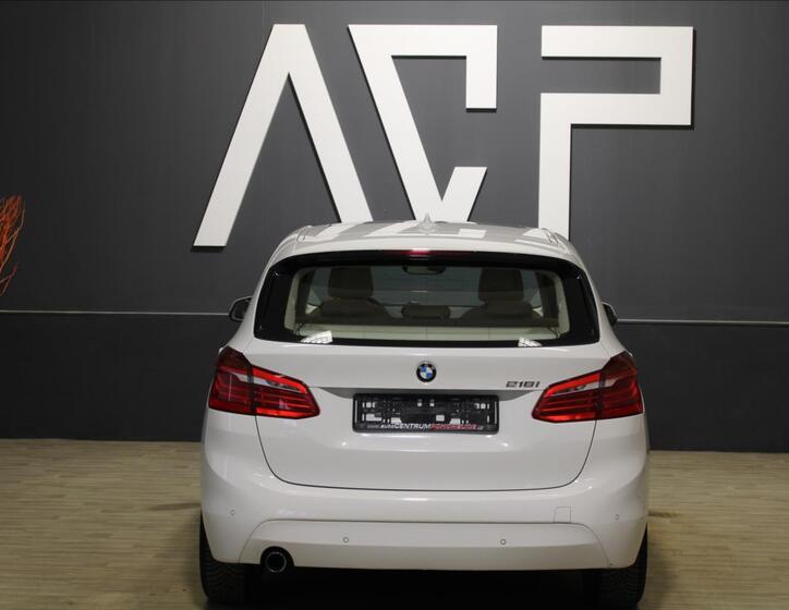 BMW Řada 2 9