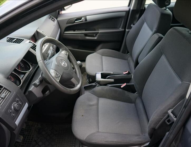 Opel Zafira 10
