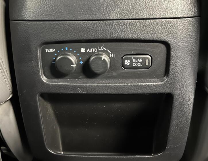 Toyota Land Cruiser 13