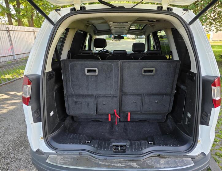 Ford Galaxy 31