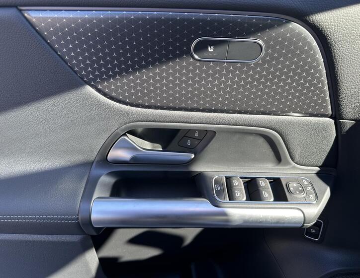 Mercedes-Benz EQA 9