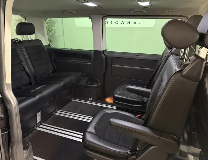 Volkswagen Multivan 22