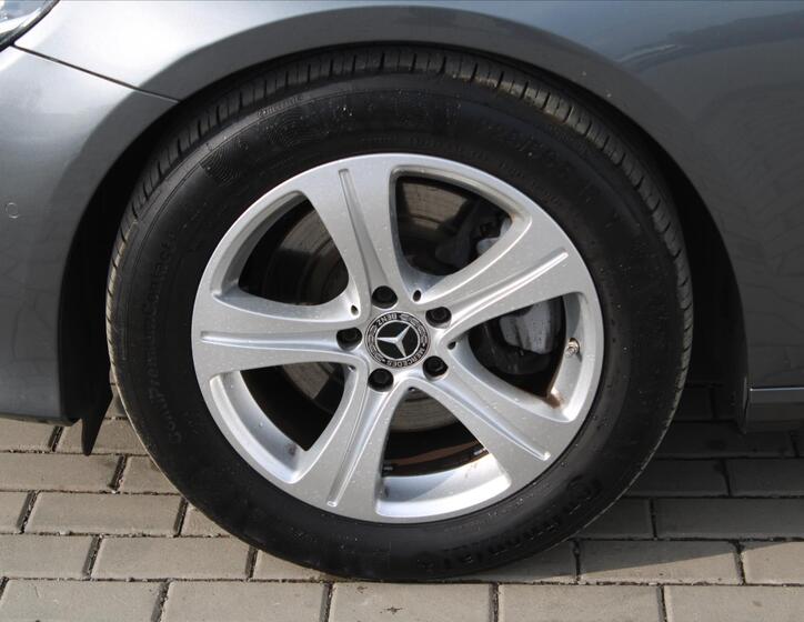 Mercedes-Benz Třídy E 9