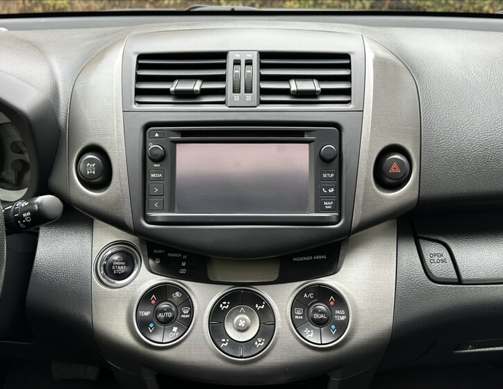 Toyota RAV4 24