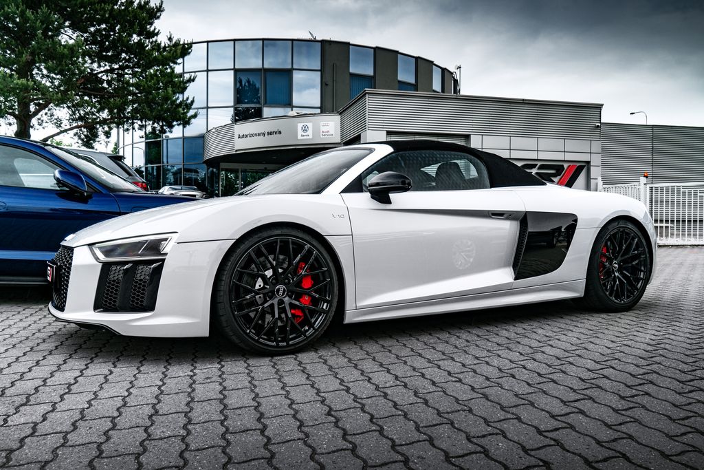 Audi R8