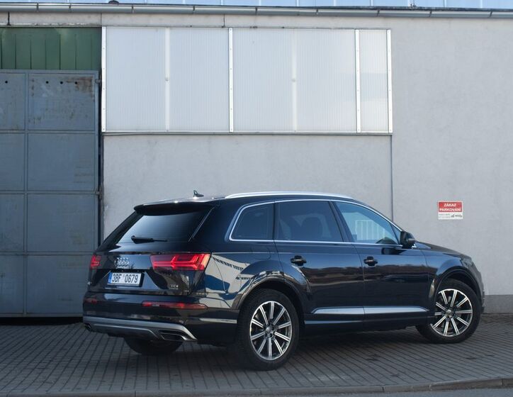 Audi Q7 5
