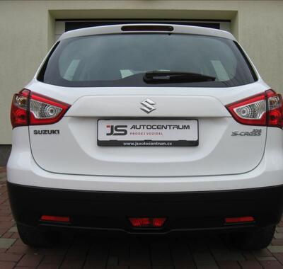 Suzuki S-Cross 9