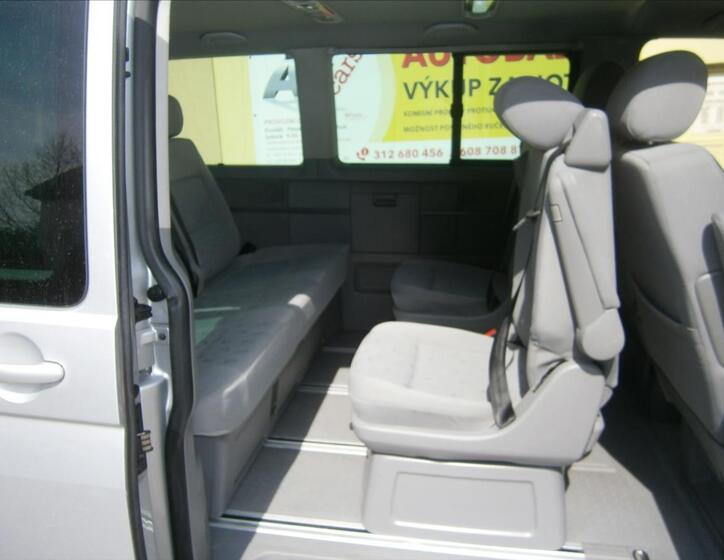 Volkswagen Multivan 8