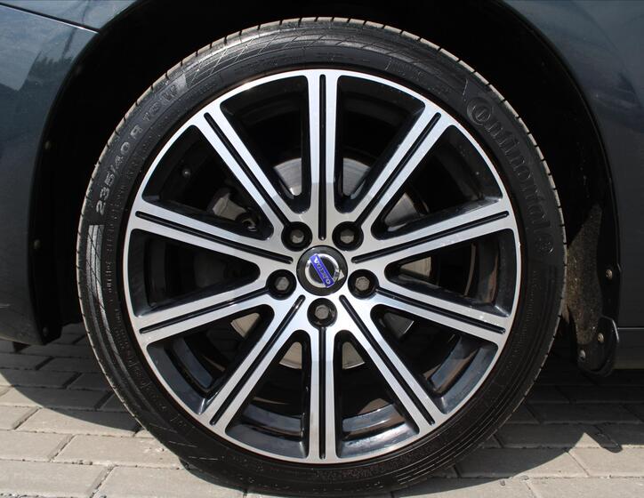 Volvo V60 9