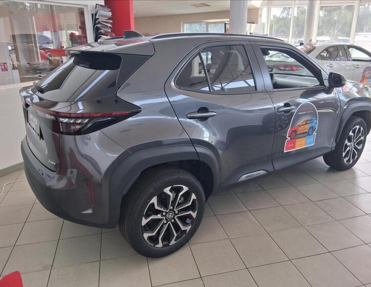 Toyota Yaris Cross 4