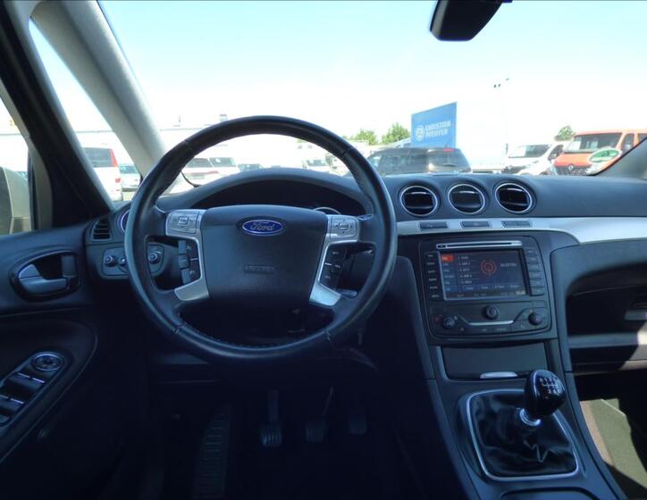 Ford S-MAX 13