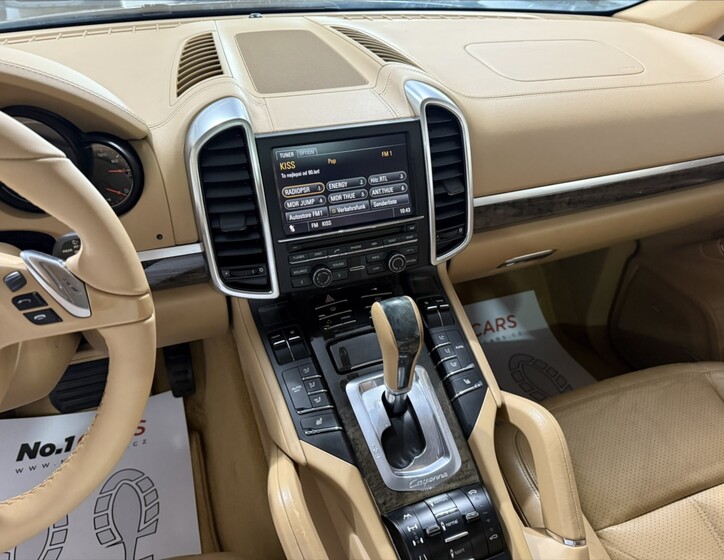 Porsche Cayenne 12