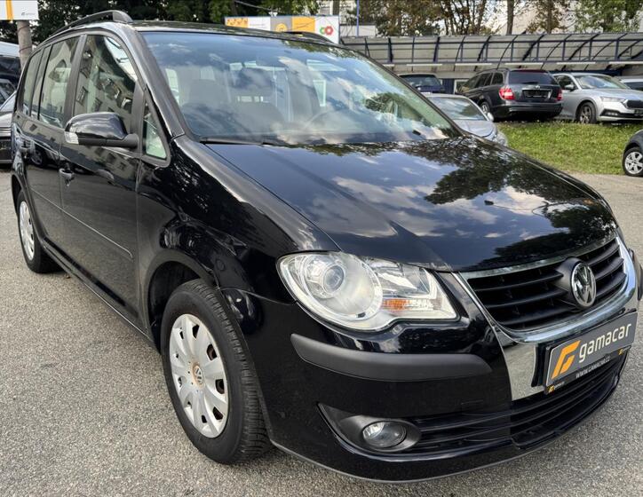 Volkswagen Touran 2