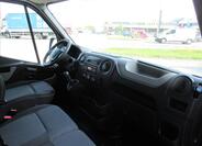 Nissan NV400 10