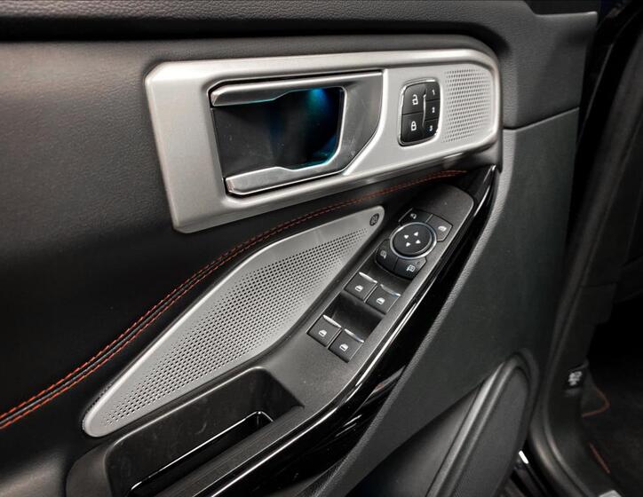 Ford Explorer 12