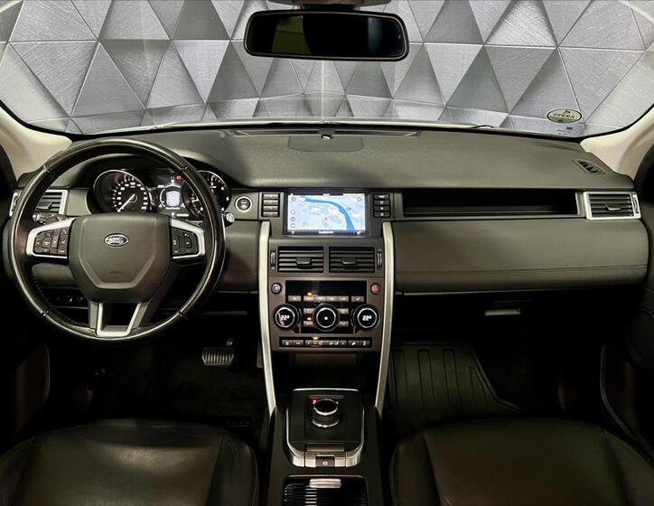 Land Rover Discovery 10