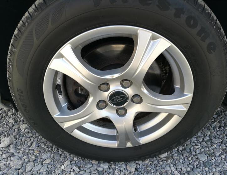 Ford Focus 13