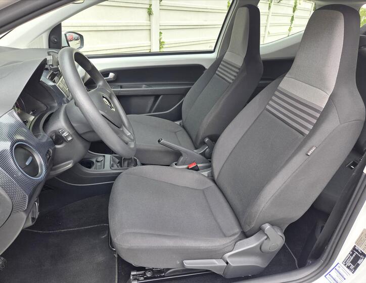 Volkswagen up! 8