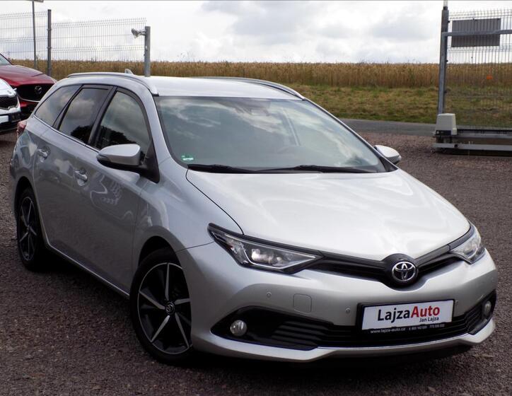 Toyota Auris 41