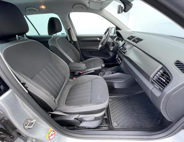 Škoda Fabia 19