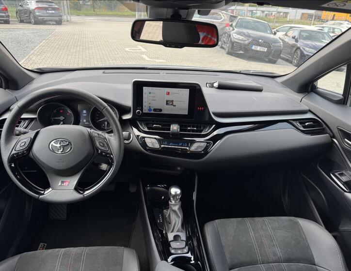 Toyota C-HR 8