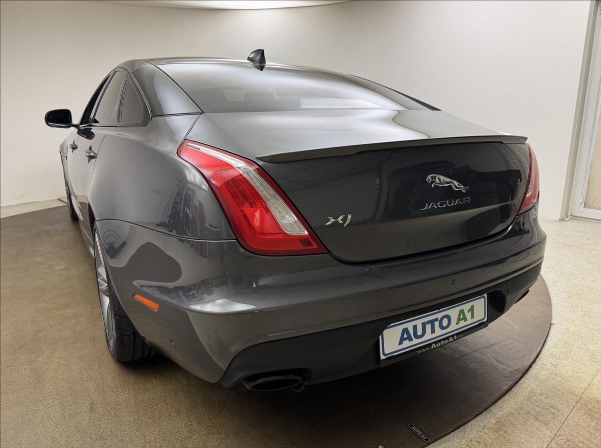 Jaguar XJ